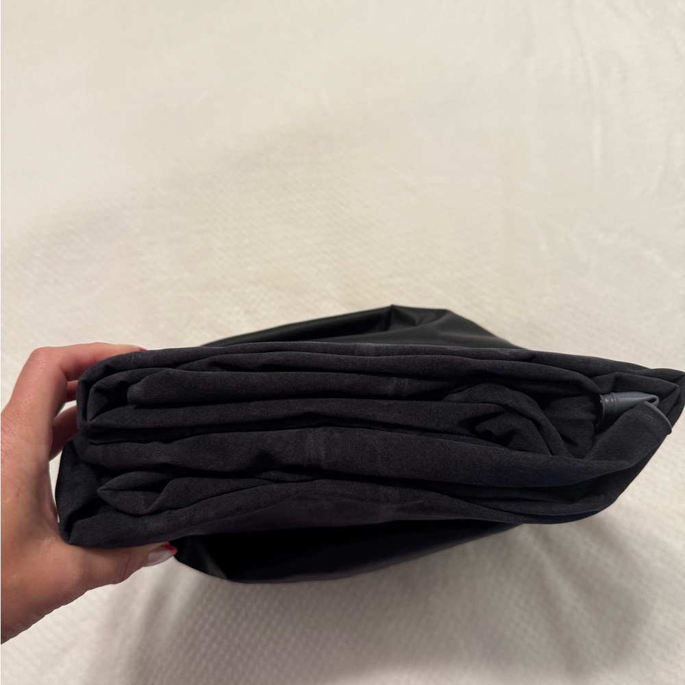 NWOT SUV Universal Air Matress w/ Air Pump. - Picture 8 of 8